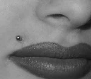 tipologia di piercing, Monroe