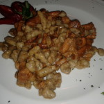 SPATZLE ( GNOCCHETTI TIROLESI) DI GRANO SARACENO CON PISELLI E  FUNGH